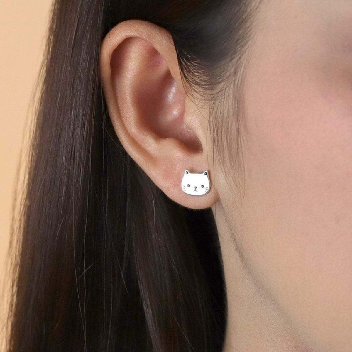 Boma Shiny Cat Face w/ Black Resin Stud Earrings
