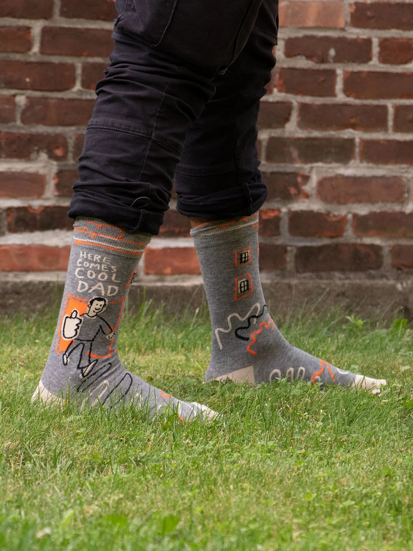 Blue Q Men's Crew Socks - Here Comes Cool Dad