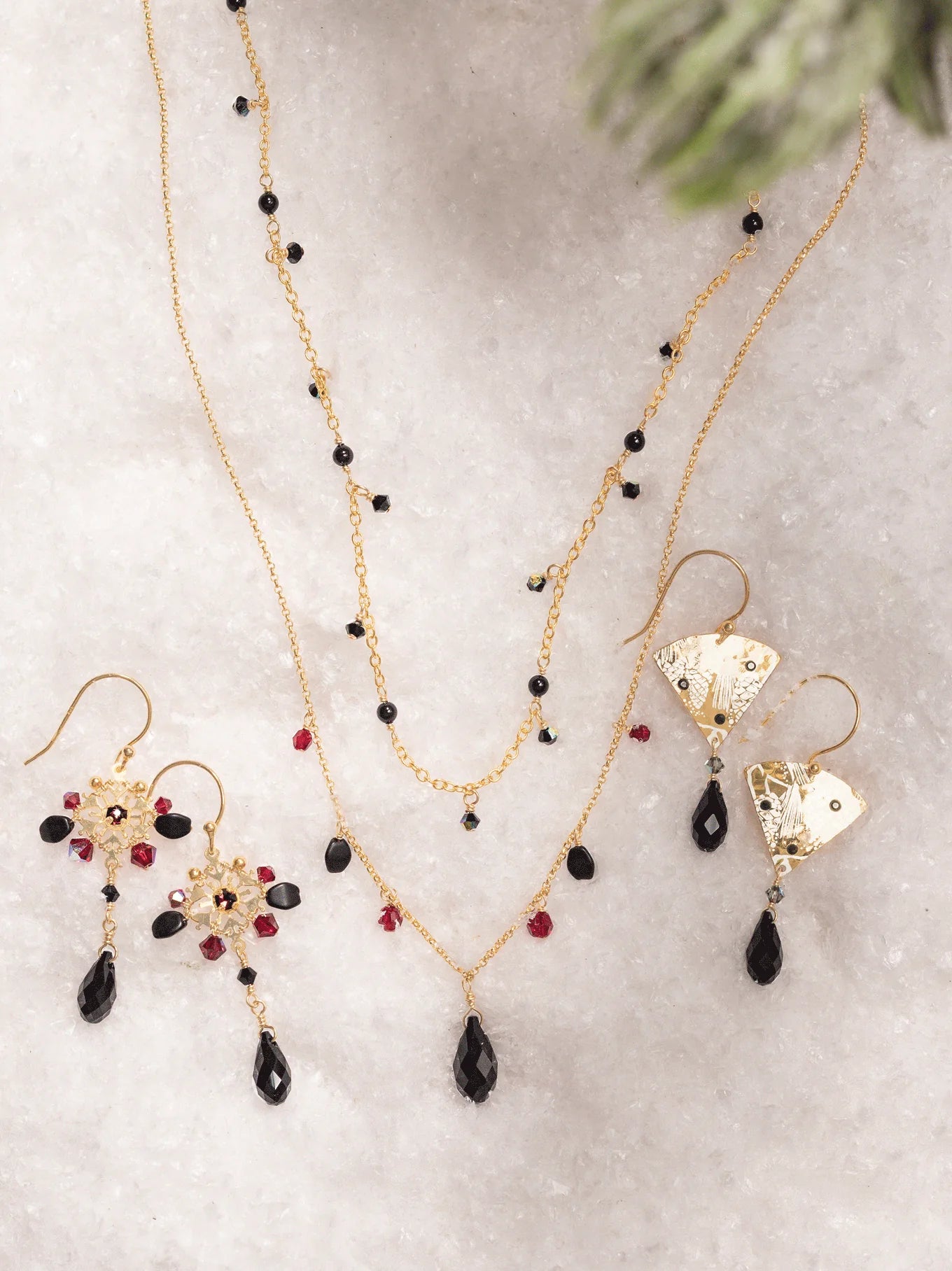 Holly Yashi Noel Earrings - Onyx    