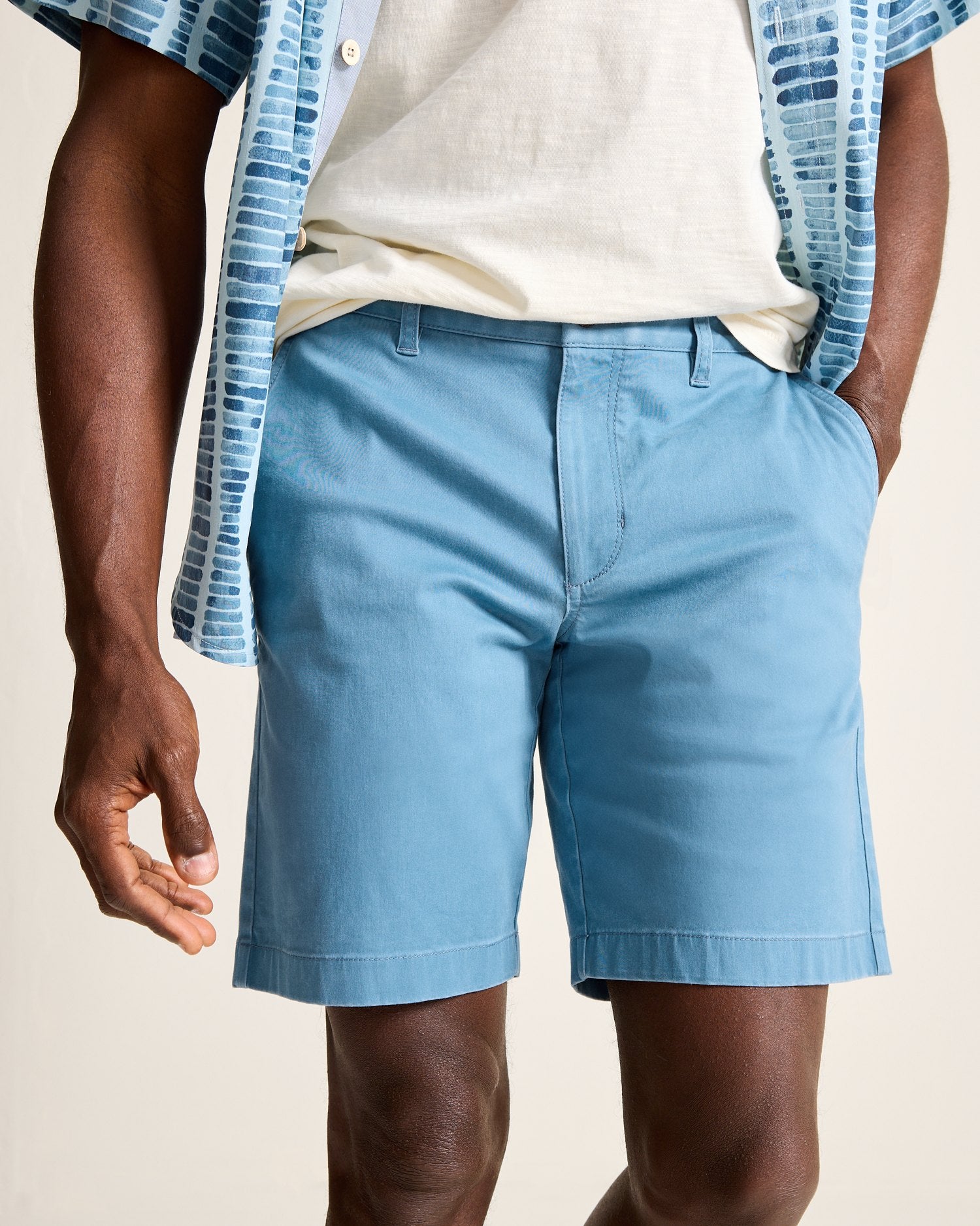 Tommy Bahama Boracay Chino Shorts 9-inch inseam Dark Azzurro 32 023791867300