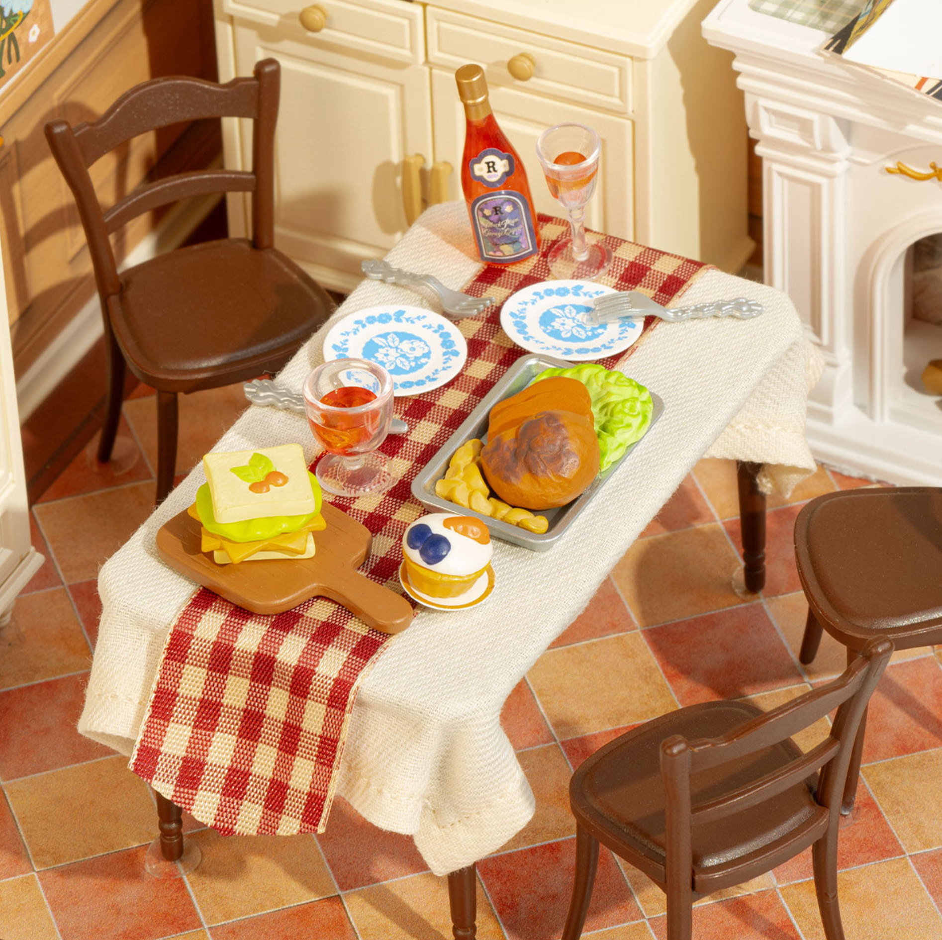 ROBOTIME Warm Dining Room DIY Miniature House - Super Creator