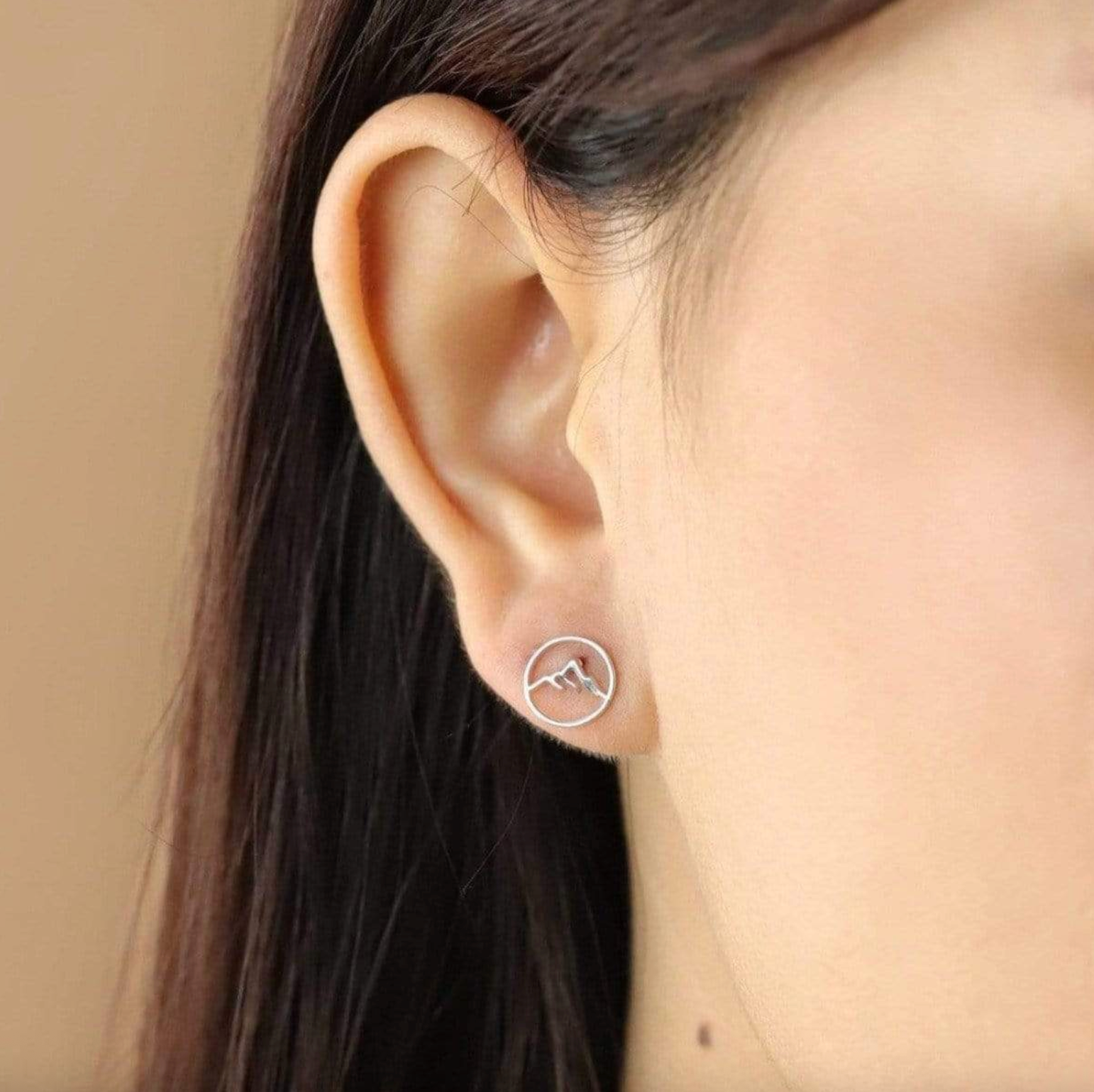 Boma Round Mountain Outline Stud Earrings - Silver