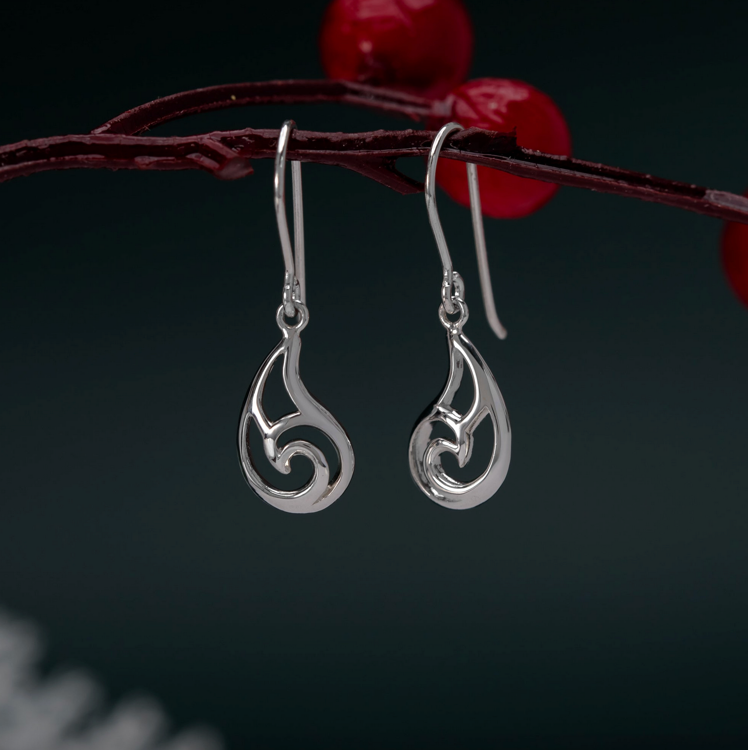 Boma Wave Outline Dangle Earrings - Silver