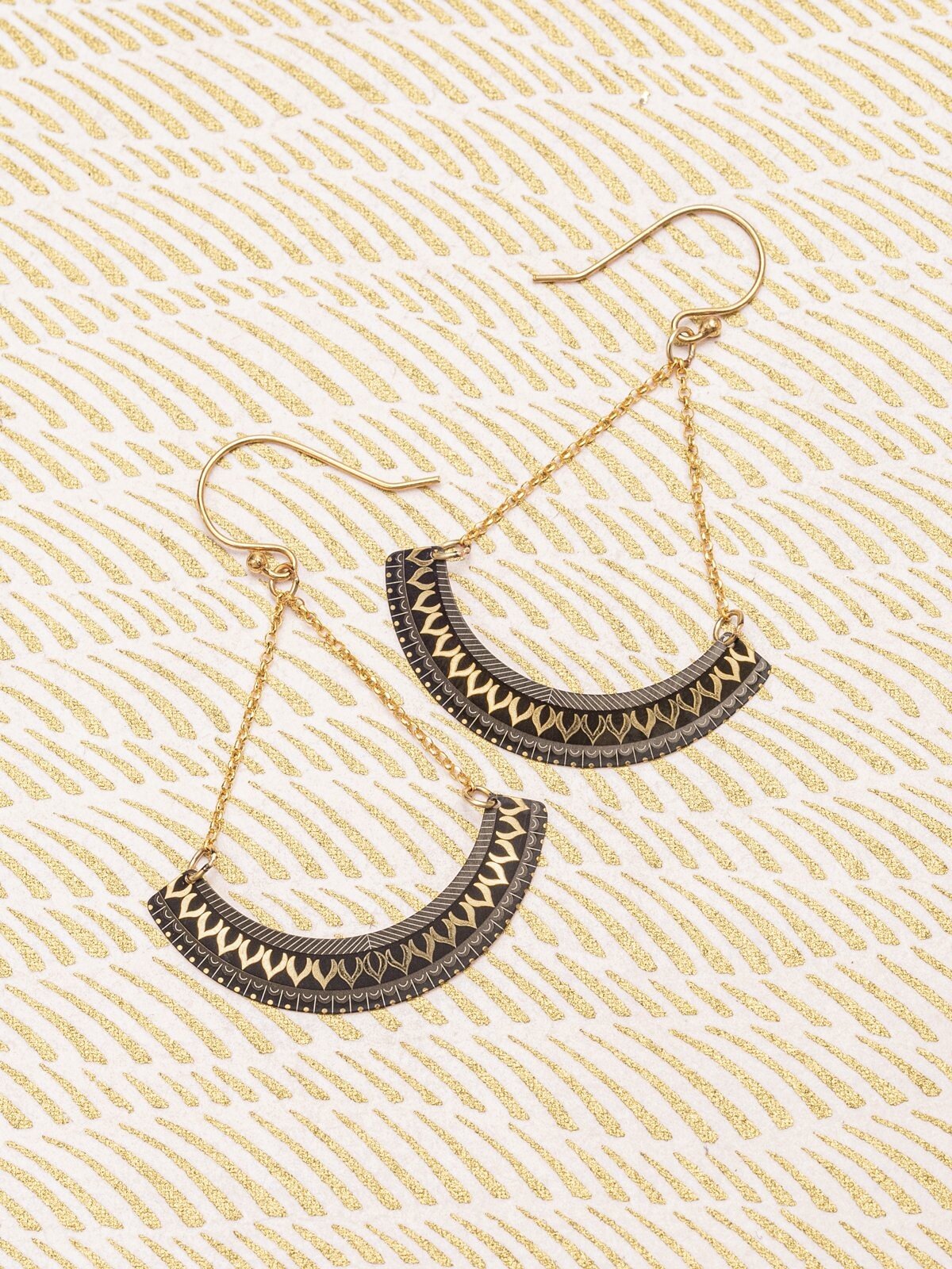 Holly Yashi Willow Weave Earrings - Amber Waves    