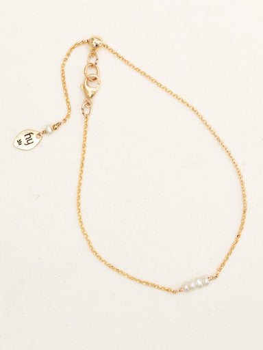 Holly Yashi Miramar Bracelet in Pearl    