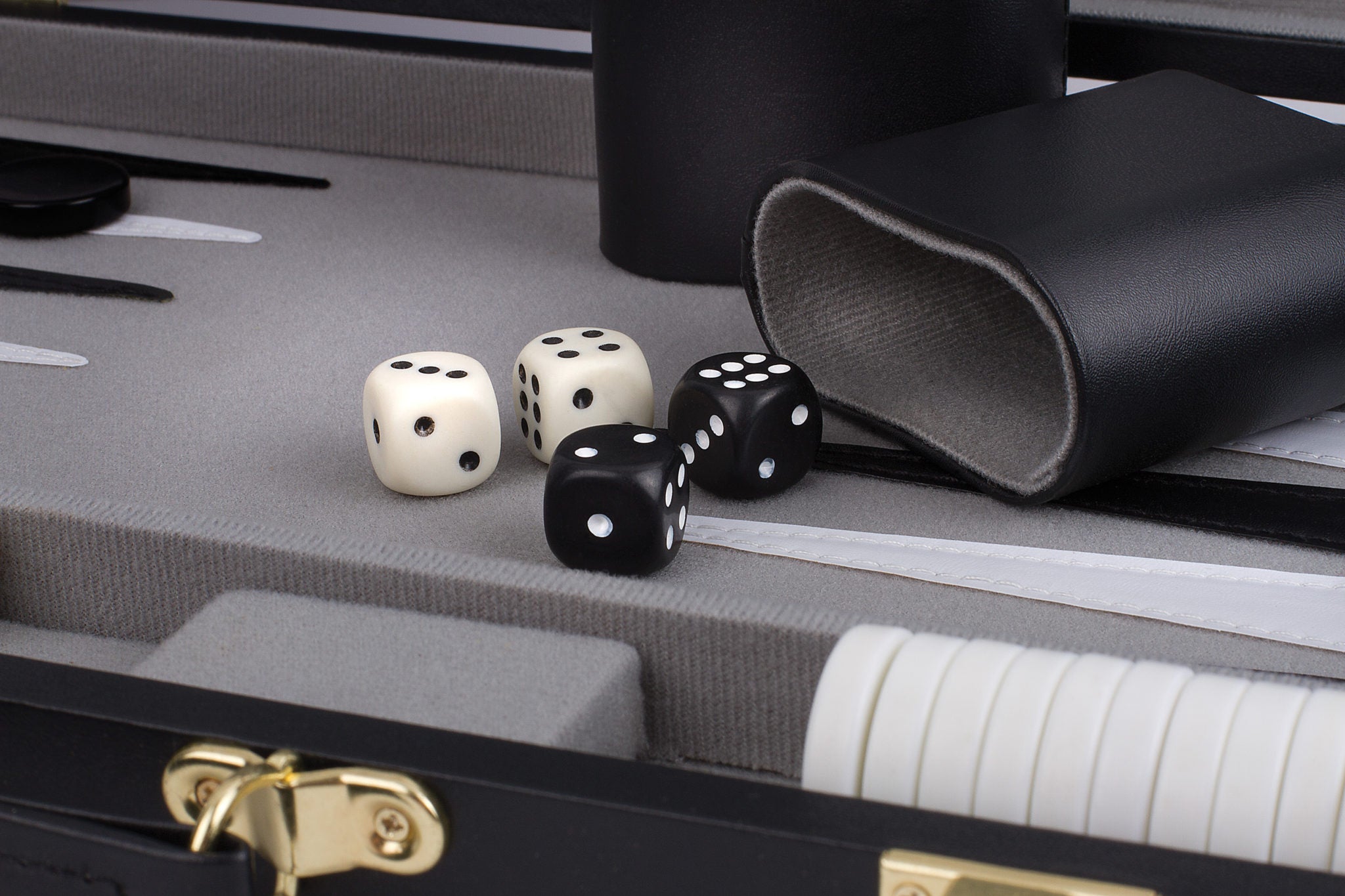 15 Inch Backgammon - Black Case    