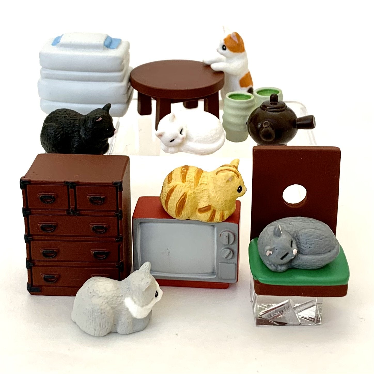 Cat House - Gashapon Capsule Surprise    