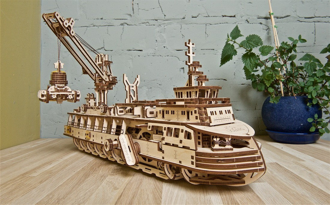UGears Research Vessel    