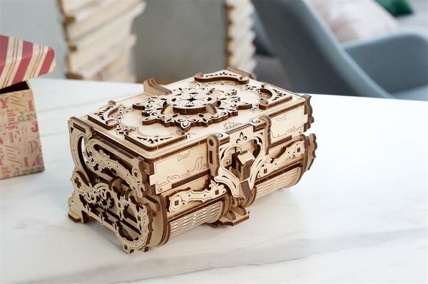 UGears Antique Box    