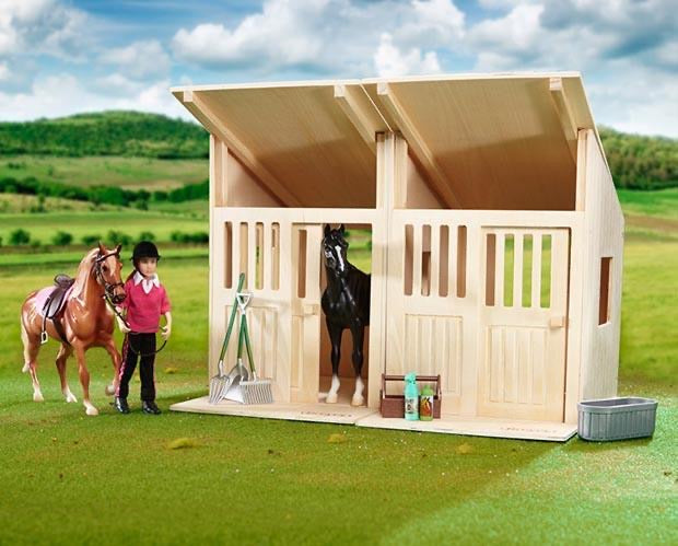 Breyer Classics - Hilltop Stable    
