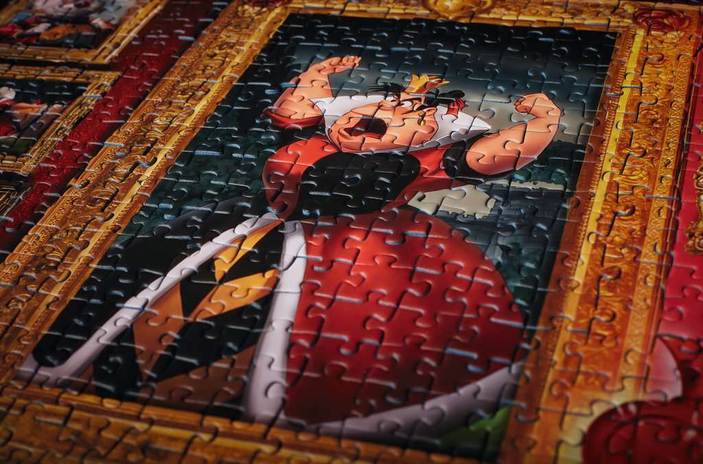 Disney Villainous: Queen of Hearts 1000 Piece Puzzle